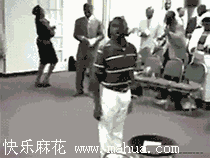 还以为他晕倒了呢！