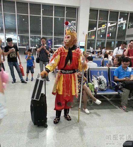 猴哥，你不翻筋斗云改坐火车了啊